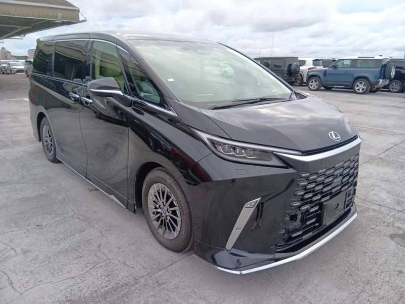 2024 Lexus LM