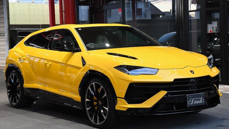 2023 Lamborghini URUS S 