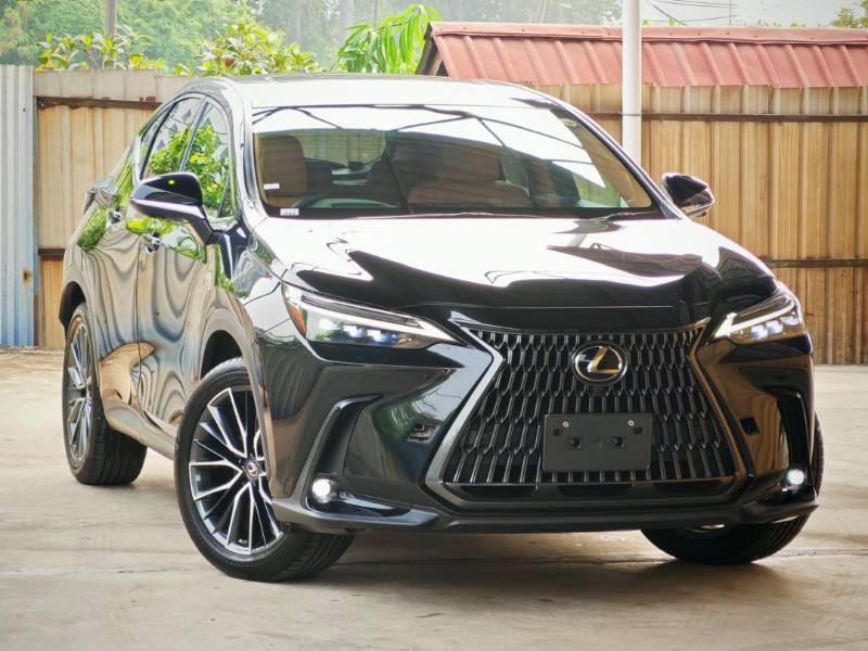 2023 Lexus NX250 Version L 2.5